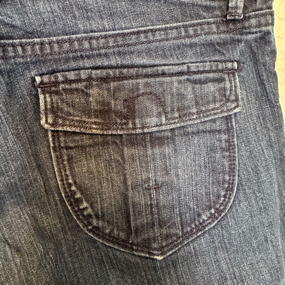 Mid Rise Bermuda Shorts - Picture 7 of 7